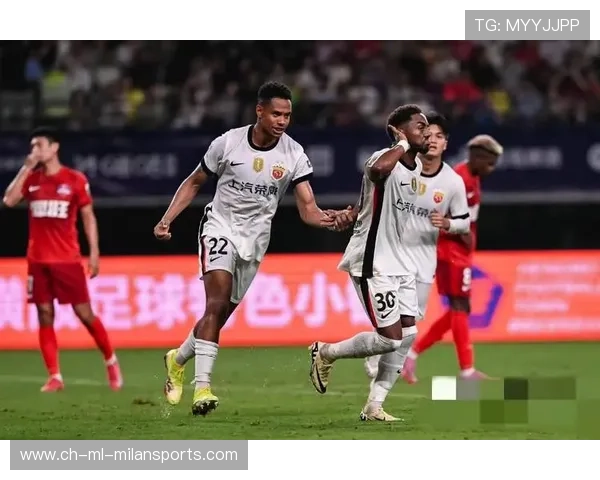 上海海港底线一扣极其灵巧，带动整体节奏