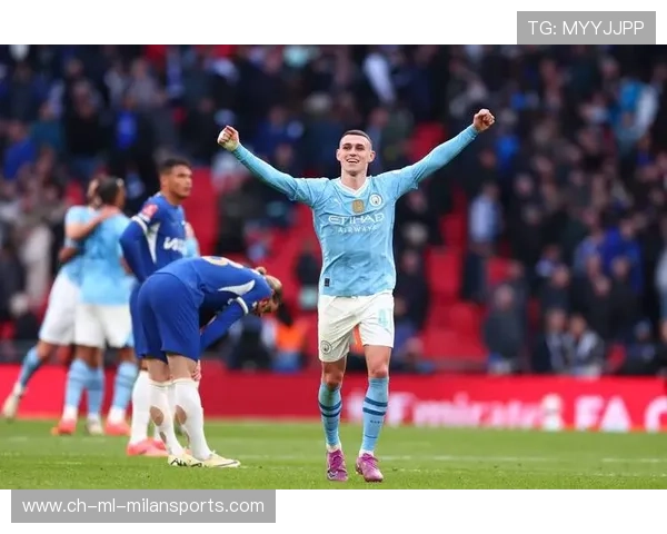 曼城发动快速推进,福登搓射偏出 曼城发动快速推进,福登搓射偏出