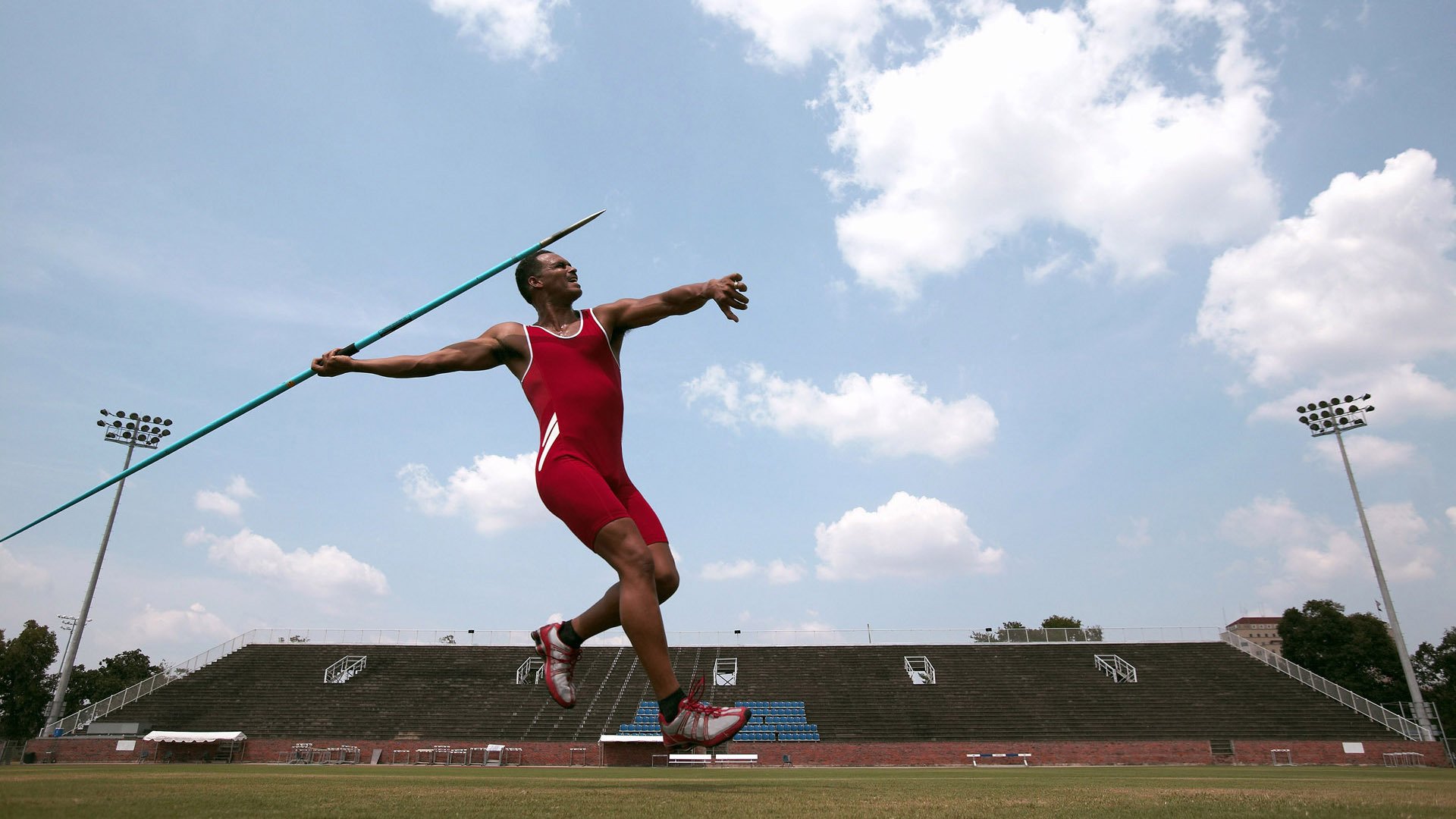 国际足球界引入区块链技术，确保比赛数据透明可信，国际足联最新审定的足球竞赛规则